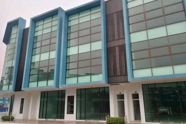 Perjiranan 4 Dato Onn Shop For Rent Bare Unit