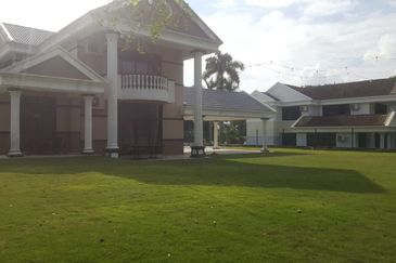 Tanjong Puteri Resort Pasir Gudang Bungalow For Sale Partial