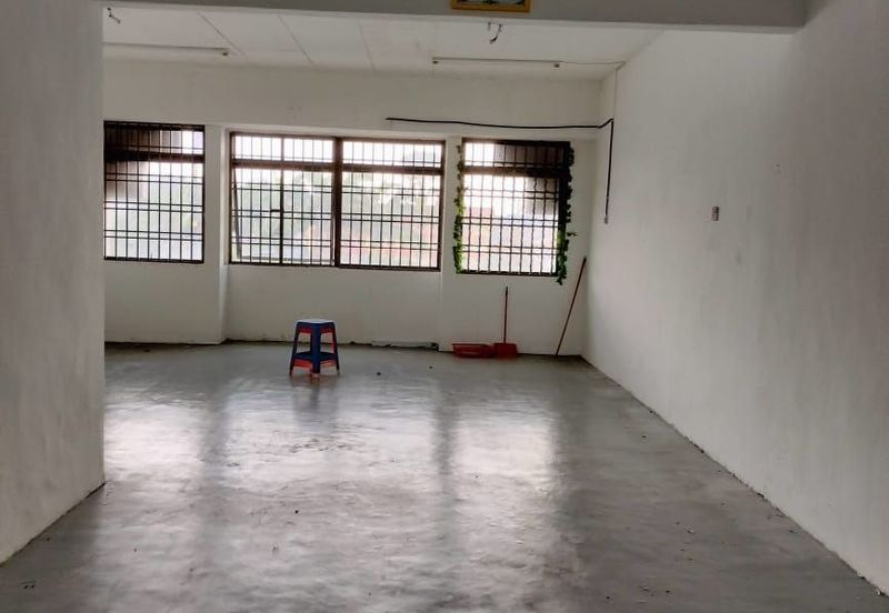 Tiram Baru Shop For Rent Bare Unit
