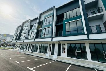 Crest Emerald Phase 2 Austin Tebrau Shop For Sale Bare Unit