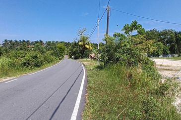 Jalan Rabbani Ulu Tiram Village Land For Sale Convert Building Status  