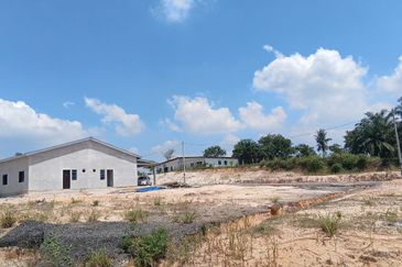 Jalan Rabbani Ulu Tiram Village Land For Sale Convert Building Status 