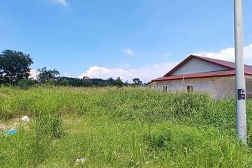 Batu 18 Ulu Tiram Village Land For Sale Convert Building Status 