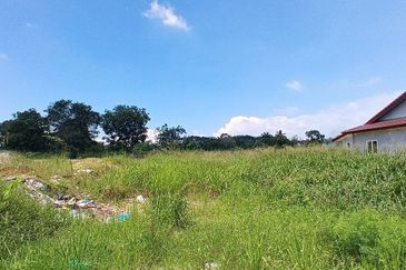 Batu 18 Ulu Tiram Village Land For Sale Convert Building Status 