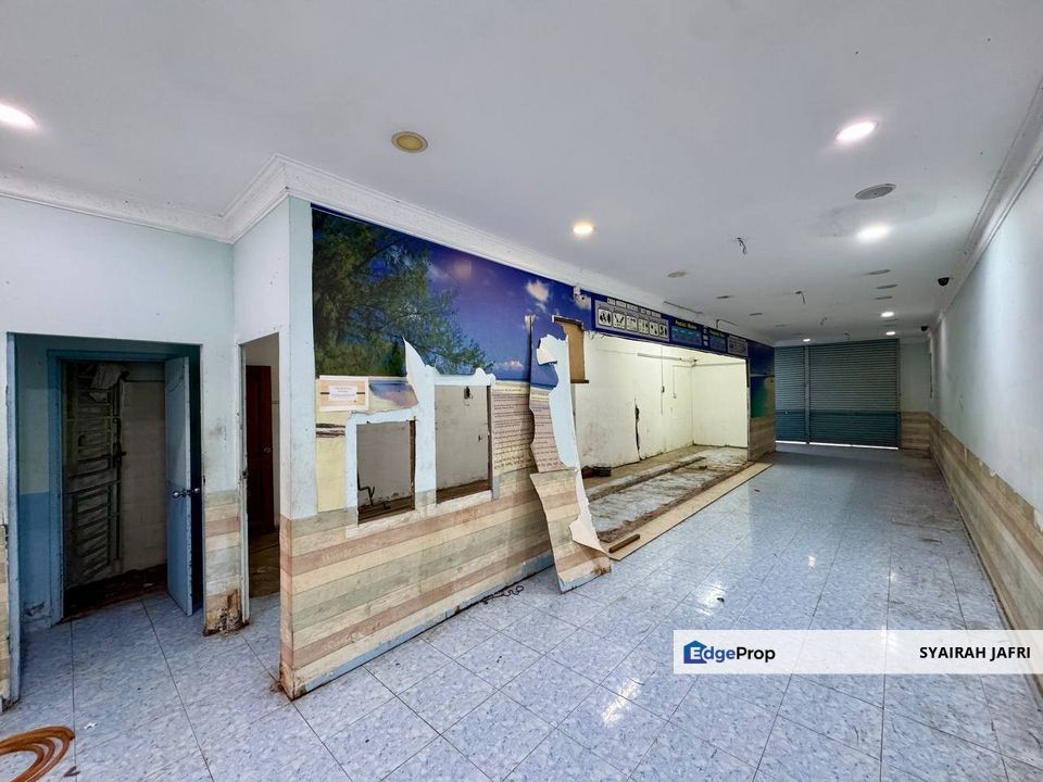 𝗣𝗮𝗱𝗶 𝗘𝗺𝗮𝘀 𝗕𝗕𝗨 𝗦𝗵𝗼𝗽 𝗙𝗼𝗿 𝗦𝗮𝗹𝗲 𝗝𝗼𝗵𝗼𝗿 𝗕𝗮𝗵𝗿𝘂, Johor, Tampoi