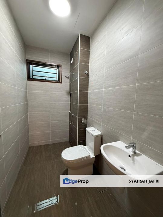 𝐓𝐚𝐦𝐚𝐧 𝐍𝐮𝐬𝐚 𝐃𝐮𝐭𝐚 𝟓 𝐓𝐞𝐛𝐫𝐚𝐮 𝐑𝐮𝐦𝐚𝐡 𝐓𝐞𝐫𝐞𝐬 𝐒𝐞𝐰𝐚, Johor, Johor Bahru