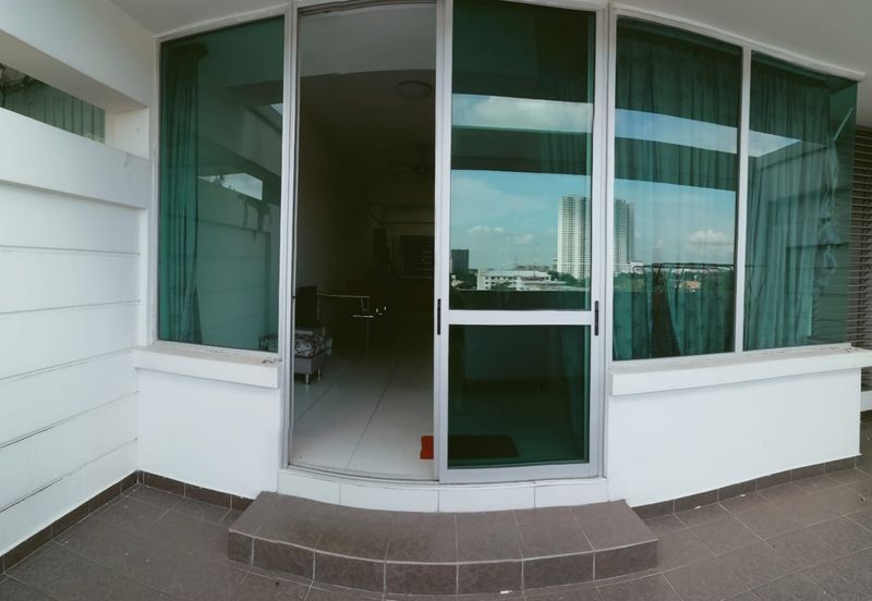 Akademik Suite @ Mount Austin