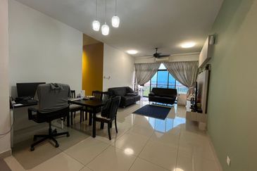 (Seri Austin) Residence Apartment, Corner Lot.