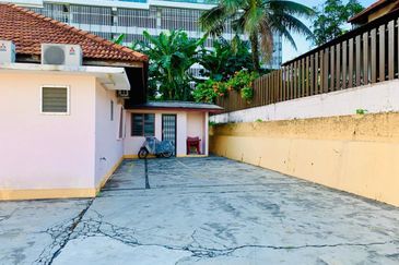 Stulang Laut / Darat