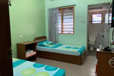 Stulang Laut / Darat