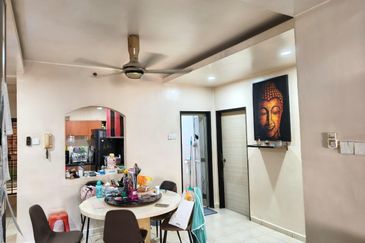 Prima Regency (Savoy Court)