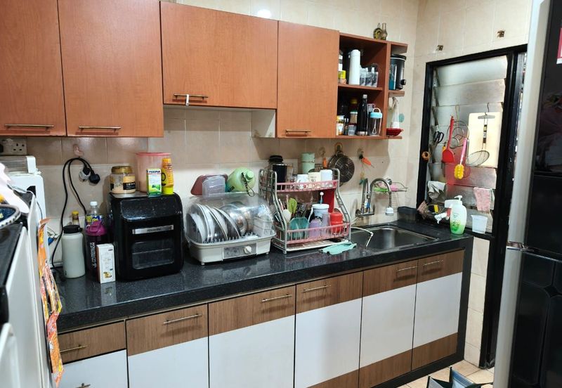 Prima Regency (Savoy Court)