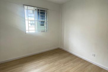 Flat Taman Plentong Utama