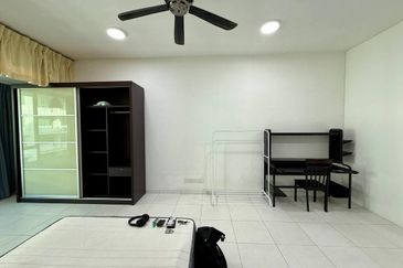 Akademik Suite @ Mount Austin