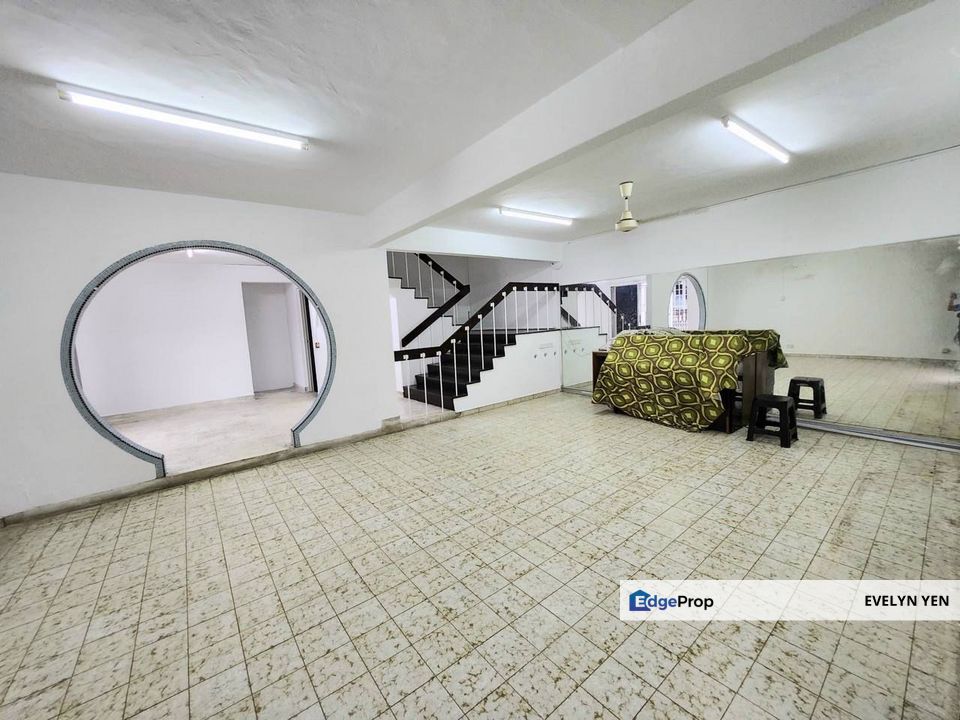 JB Town @ Taman Pelangi @ Double Storey Semi-D / Freehold / Kitchen Extended /Renovated., Johor, Johor Bahru