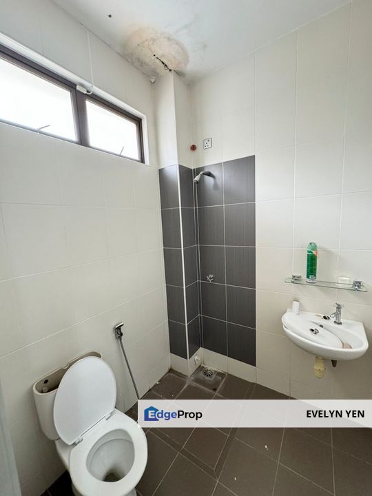 Bandar Seri Alam, Double Storey Semi-D, 5+1room ,6bath, Fully Renovated ,Fully Furnished, Freehold ,Gated & Guarded., Johor, Masai