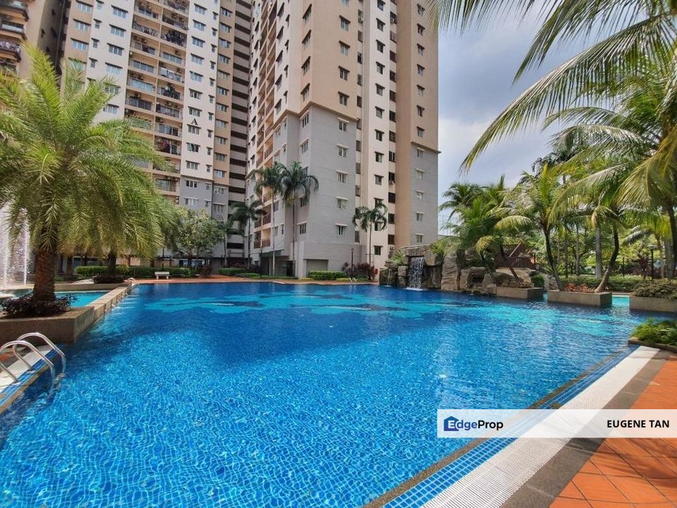 Kelana Mahkota Condo Petaling Jaya near LRT 2 Car park Corner Lot , Selangor, Kelana Jaya