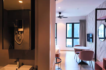 Paxtonz @ Empire City, Damansara Perdana