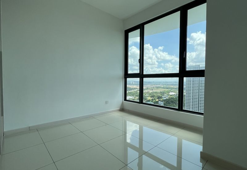 The M @ Medini Macrolink