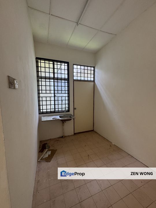 Taman Teratai near Skudai Full loan 22x102ft big single storey house, Johor, Johor Bahru