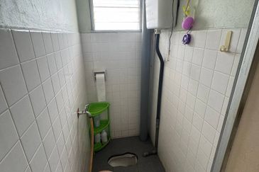 Taman Sri Pulai Corner single storey house near skudai Full loan