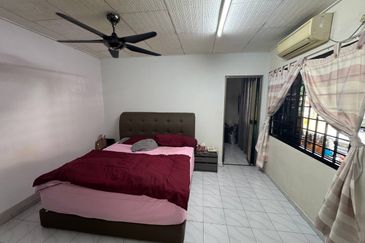 Taman Sri Pulai Corner single storey house near skudai Full loan