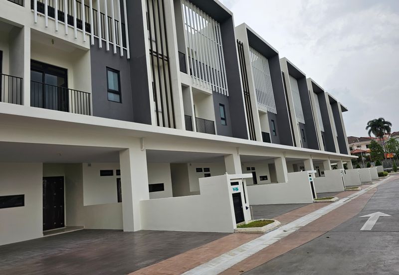 Alstonia Hilltop Homes