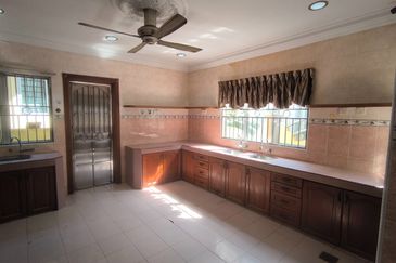 Taman Tasik Semenyih (Lake Residence)