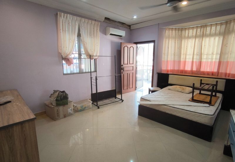 Taman Tasik Semenyih (Lake Residence)