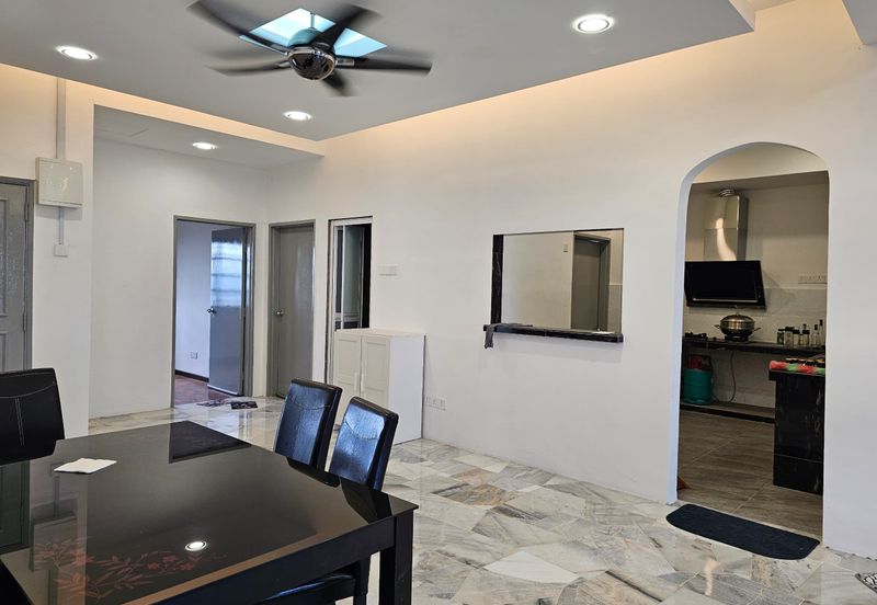 Excelsa Apartment, Taman Universiti Indah