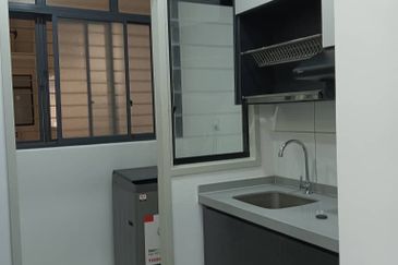 Savvy @ Riana Dutamas