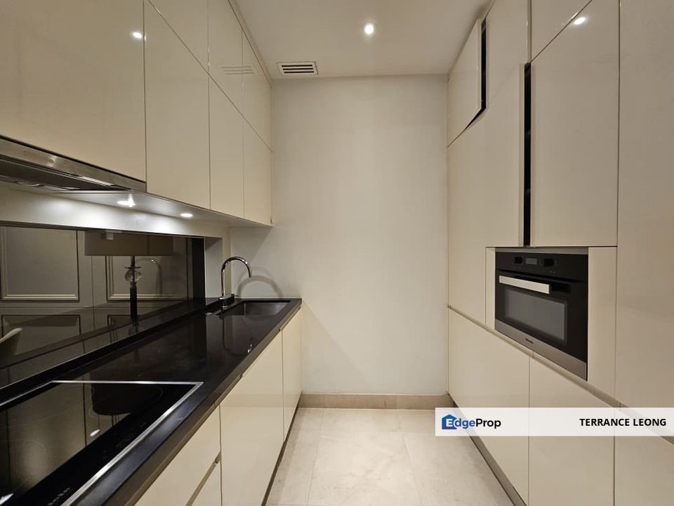 Pavilion suites KL bukit bitnang fully furnish, Kuala Lumpur, KL City