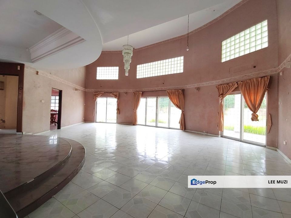 Greentown near Tiger Lane Ipoh Parade Ipoh Canning Garden Kinta City huge size freehold bungalow for rent/sale, Perak, Ipoh
