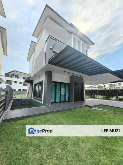 Tiger Lane Ipoh town near Canning Garden Ampang partial furnished with private swimming pool gated guarded Corner 3 storey bungalow for rent, Perak, Kinta