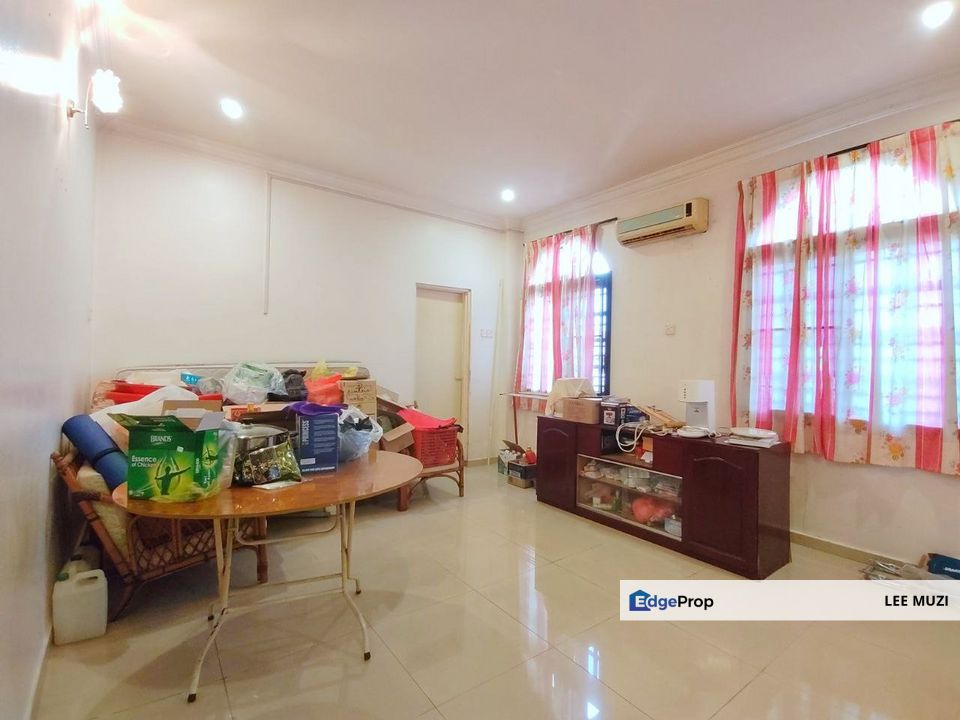 PENGKALAN STATION 18 IPOH HUGE SIZE BUNGALOW FOR SALE , Perak, Ipoh