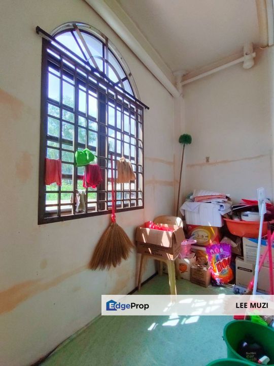 PENGKALAN STATION 18 IPOH HUGE SIZE BUNGALOW FOR SALE , Perak, Ipoh