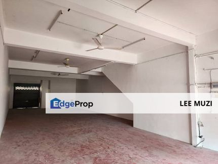 3 Storey shop facing a main busy road high visibility matured populated area at bandar seri botani for rent, Perak, Ipoh