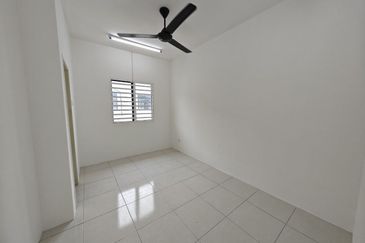 Taman Pengkalan Tiara