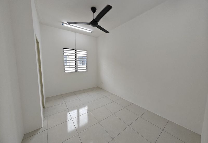 Taman Pengkalan Tiara