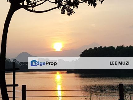 PENGKALAN TIARA NEAR STATION 18 MENGLEMBU LAHAT PENGKALAN NICE VIEW GATED GUARDED DOUBLE STOREY HOUSE FOR SALE, Perak, Ipoh