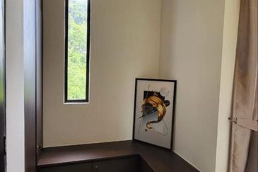 THE COVE HILLSIDE RESIDENCE