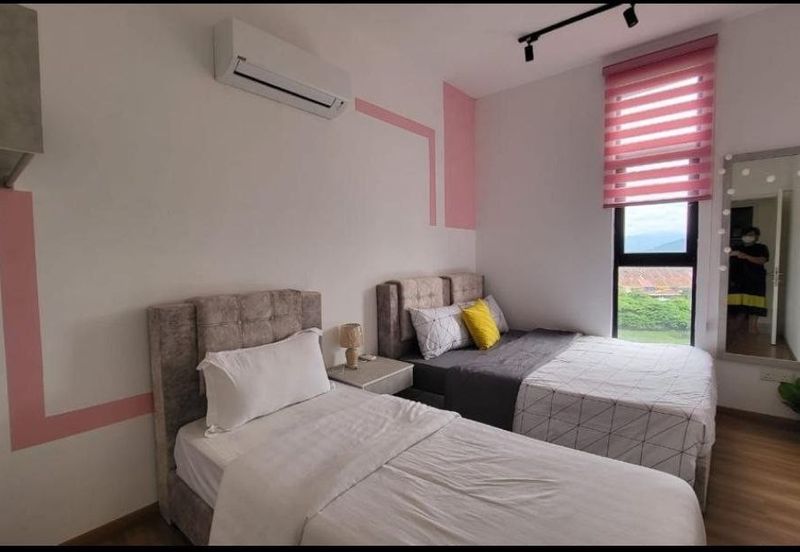 THE COVE HILLSIDE RESIDENCE