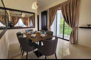 THE COVE HILLSIDE RESIDENCE