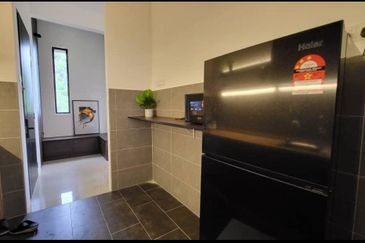 THE COVE HILLSIDE RESIDENCE