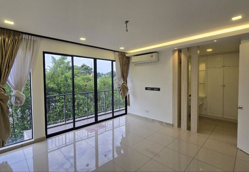 Upper East @ Tiger Lane