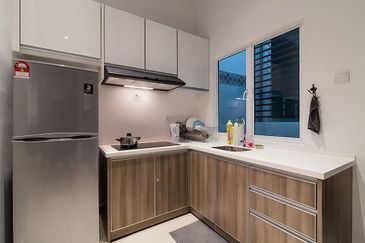 THE MAJESTIC (IMPERIAL & MAJESTIC)