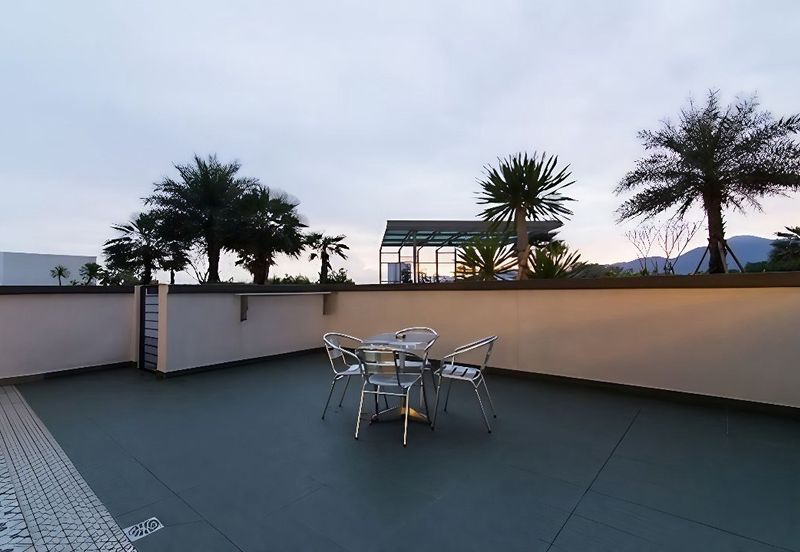 THE MAJESTIC (IMPERIAL & MAJESTIC)