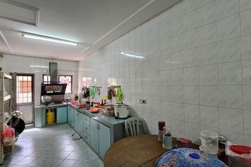 TAMAN IPOH BOULEVARD TIMOR