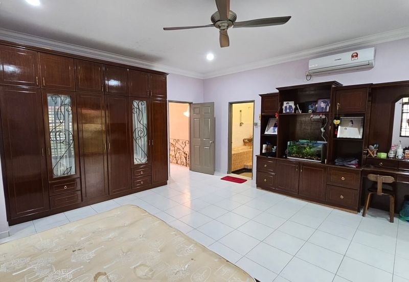 TAMAN IPOH BOULEVARD TIMOR