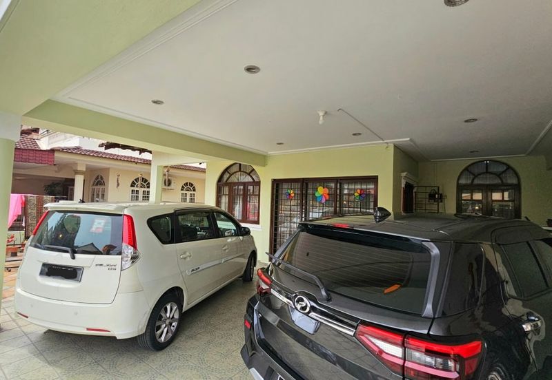 TAMAN IPOH BOULEVARD TIMOR